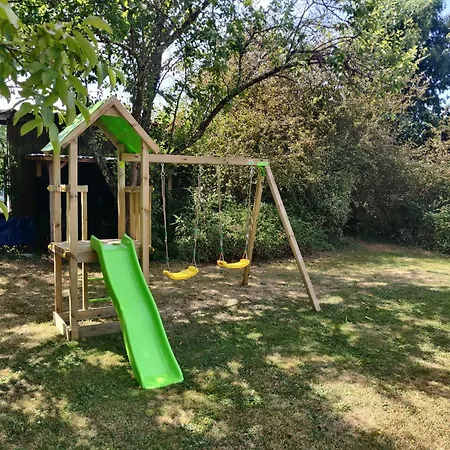 Chaleureux à Avec Piscine Partagée - 55 M²